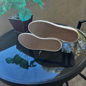 Steve Madden casual foot ware